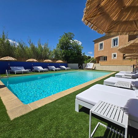 Hotel Le Saint-Genies Uzes Bagian luar foto