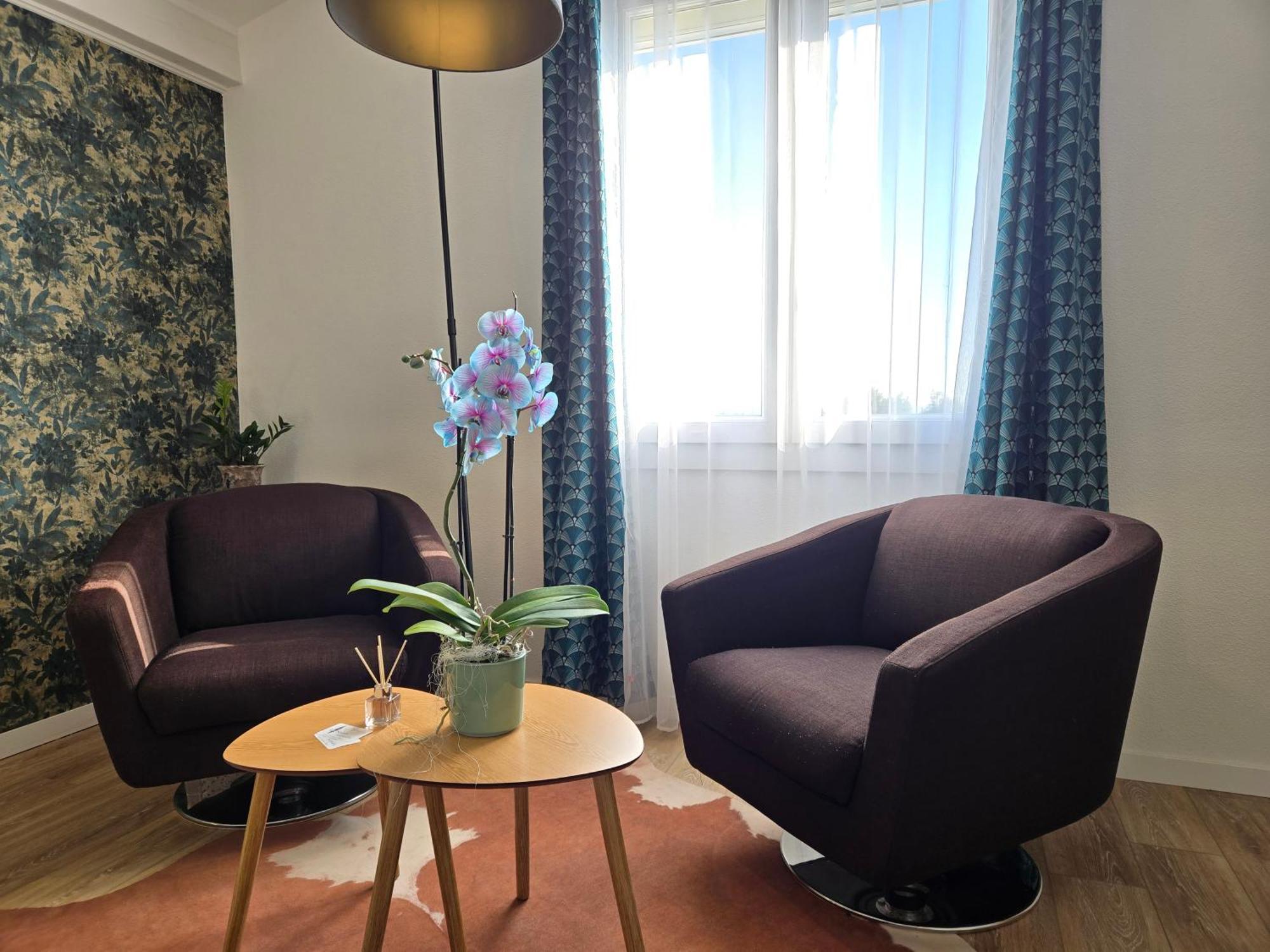 Hotel Le Saint-Genies Uzes Bagian luar foto