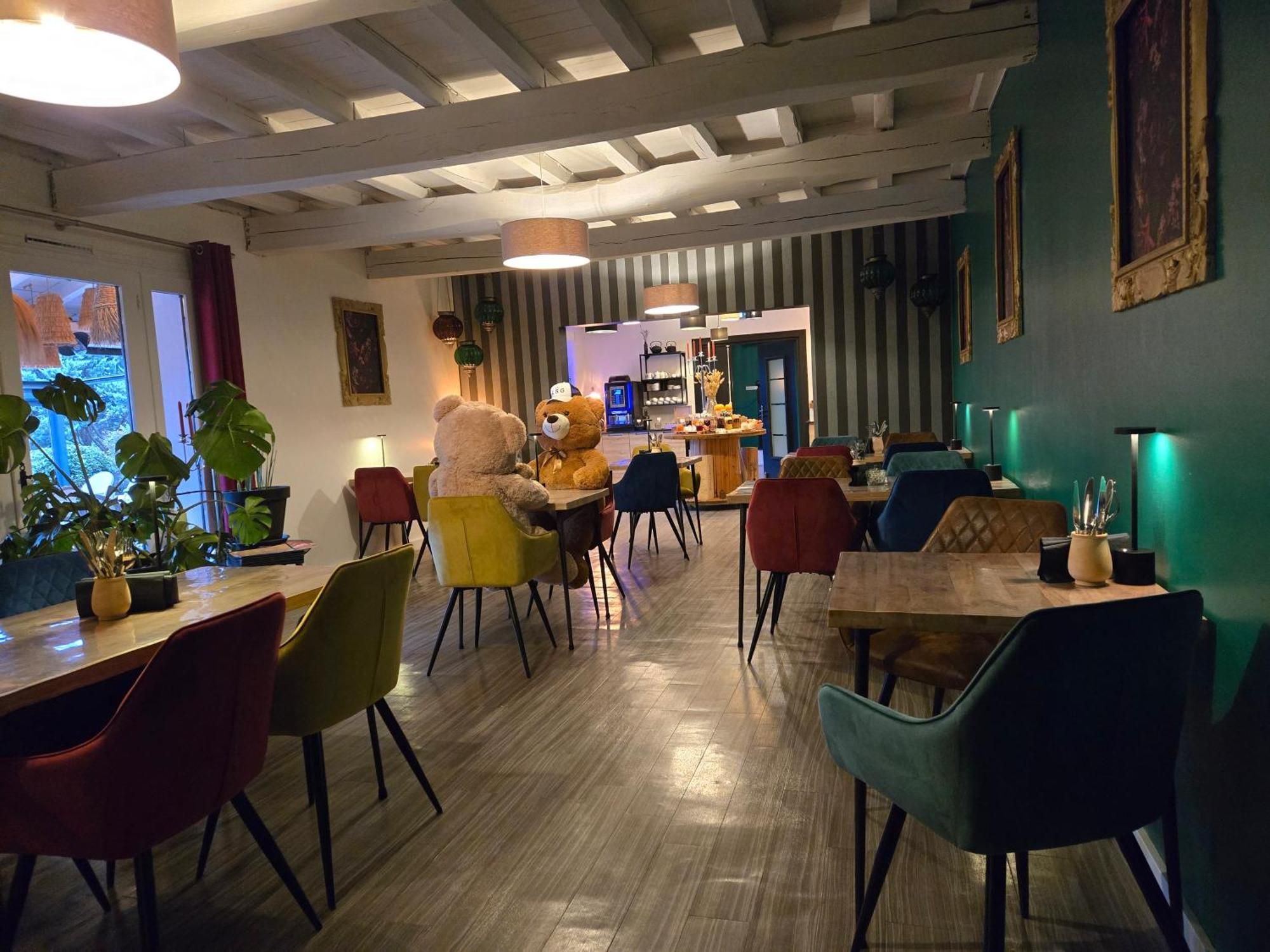 Hotel Le Saint-Genies Uzes Bagian luar foto