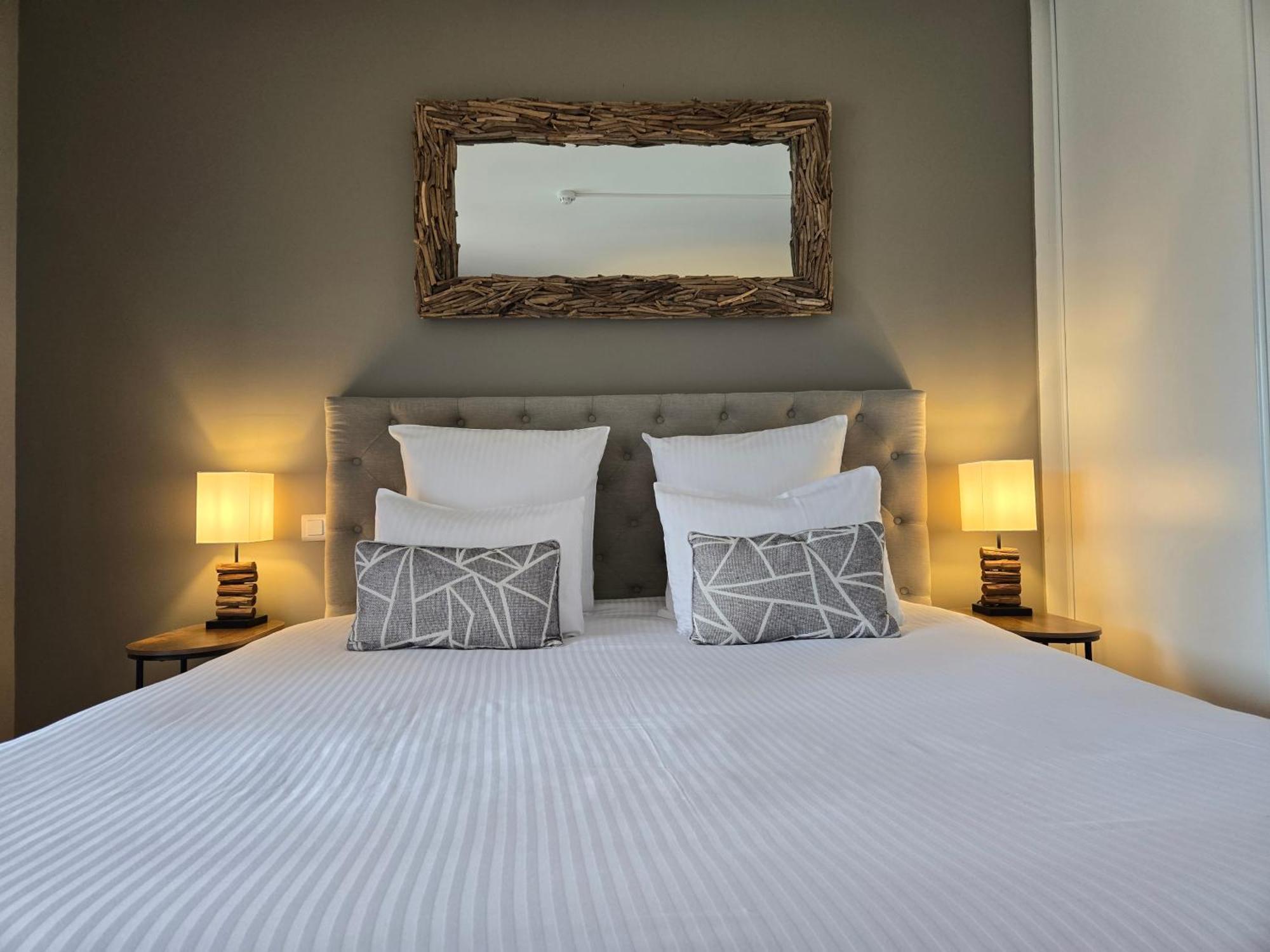 Hotel Le Saint-Genies Uzes Bagian luar foto