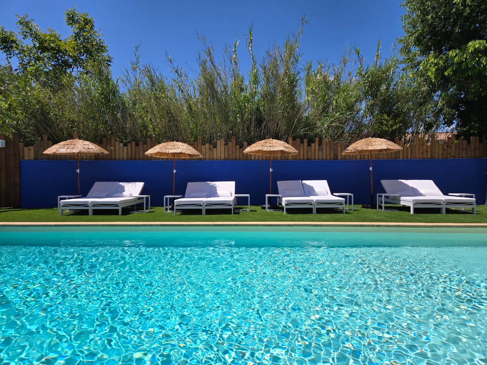 Hotel Le Saint-Genies Uzes Bagian luar foto